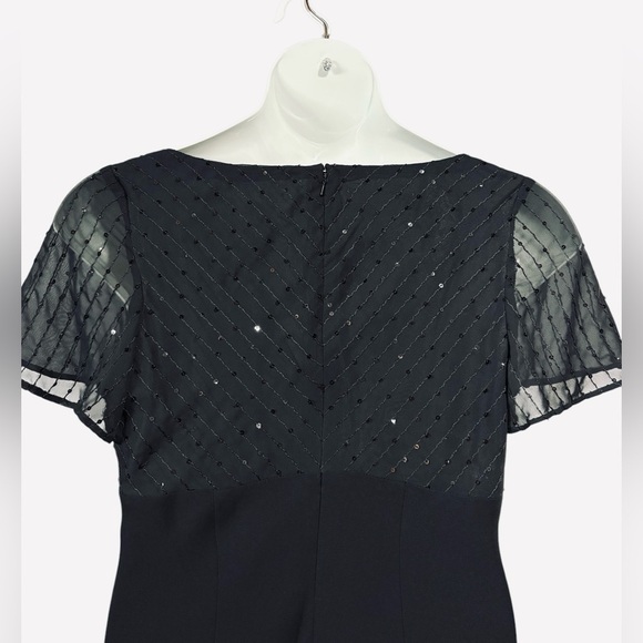 Evan-Picone, Chic Black V-Neck Knee-Length Dress, Size 14 - Picture 8 of 9